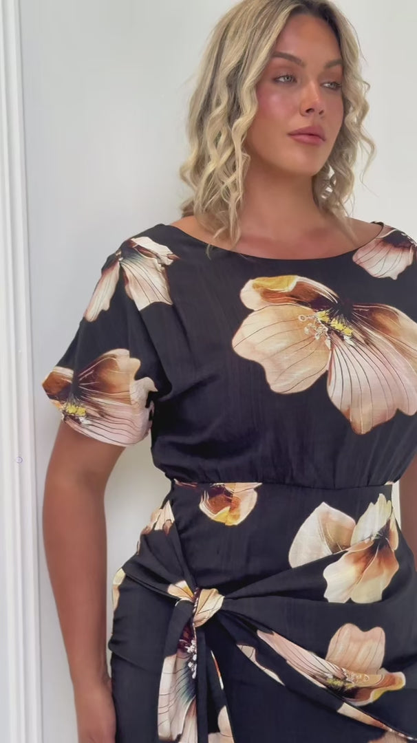 Kobe Short Sleeve Midi Dress - Black Floral